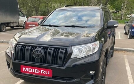 Toyota Land Cruiser Prado 150 рестайлинг 2, 2021 год, 5 500 000 рублей, 2 фотография