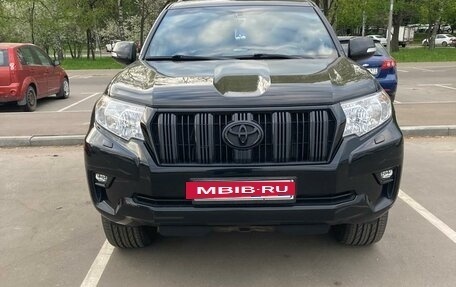 Toyota Land Cruiser Prado 150 рестайлинг 2, 2021 год, 5 500 000 рублей, 3 фотография