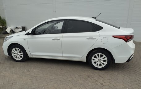 Hyundai Solaris II рестайлинг, 2017 год, 1 299 000 рублей, 8 фотография