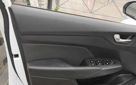 Hyundai Solaris II рестайлинг, 2017 год, 1 299 000 рублей, 12 фотография