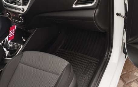 Hyundai Solaris II рестайлинг, 2017 год, 1 299 000 рублей, 15 фотография