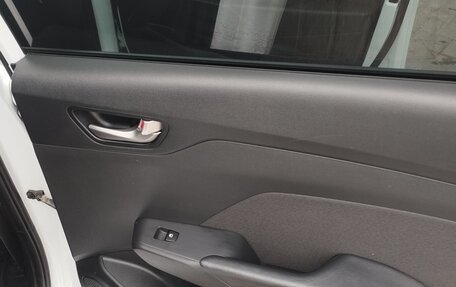 Hyundai Solaris II рестайлинг, 2017 год, 1 299 000 рублей, 18 фотография