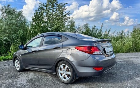 Hyundai Solaris II рестайлинг, 2011 год, 790 000 рублей, 2 фотография