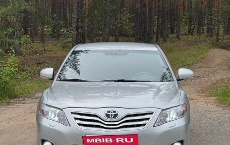 Toyota Camry, 2011 год, 1 650 000 рублей, 2 фотография