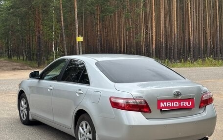 Toyota Camry, 2011 год, 1 650 000 рублей, 4 фотография