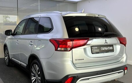 Mitsubishi Outlander III рестайлинг 3, 2018 год, 2 049 000 рублей, 7 фотография