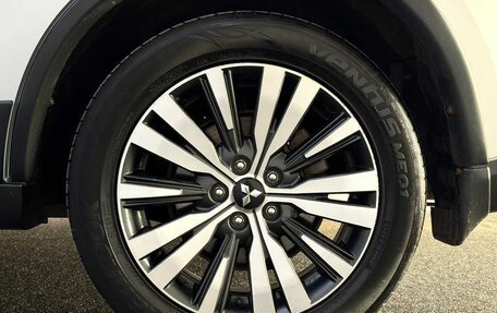 Mitsubishi Outlander III рестайлинг 3, 2018 год, 2 049 000 рублей, 18 фотография