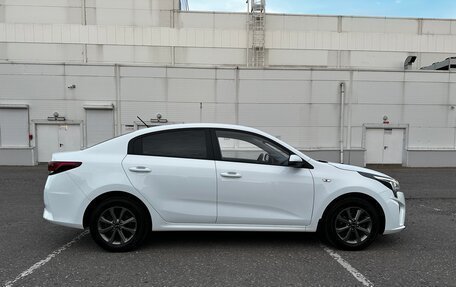 KIA Rio IV, 2021 год, 1 750 000 рублей, 4 фотография