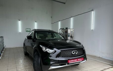 Infiniti QX70, 2014 год, 2 900 000 рублей, 2 фотография