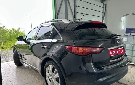 Infiniti QX70, 2014 год, 2 900 000 рублей, 7 фотография