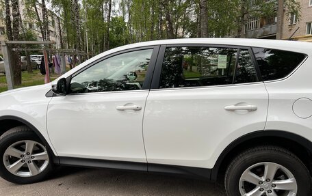 Toyota RAV4, 2013 год, 1 900 000 рублей, 2 фотография