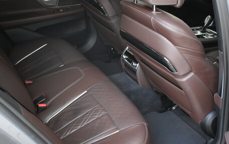 BMW 7 серия, 2019 год, 5 950 000 рублей, 13 фотография