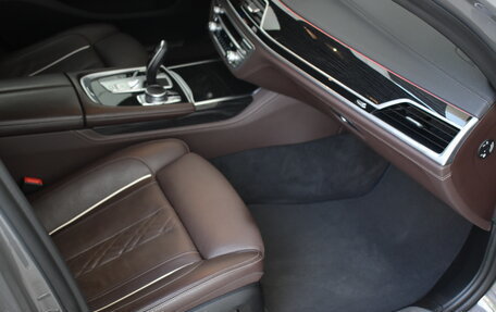 BMW 7 серия, 2019 год, 5 950 000 рублей, 20 фотография