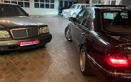 Mercedes-Benz E-Класс, 1996 год, 630 000 рублей, 8 фотография