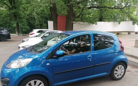 Peugeot 107 I рестайлинг, 2014 год, 670 000 рублей, 7 фотография