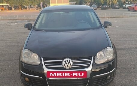 Volkswagen Jetta VI, 2010 год, 679 000 рублей, 2 фотография