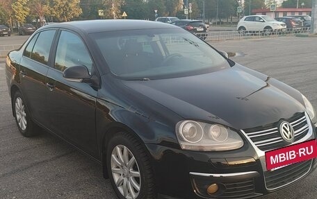 Volkswagen Jetta VI, 2010 год, 679 000 рублей, 3 фотография