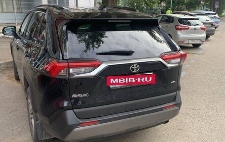 Toyota RAV4, 2021 год, 3 890 000 рублей, 3 фотография
