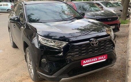 Toyota RAV4, 2021 год, 3 890 000 рублей, 4 фотография