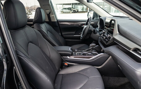 Toyota Highlander, 2024 год, 6 490 000 рублей, 12 фотография