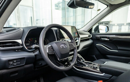 Toyota Highlander, 2024 год, 6 490 000 рублей, 15 фотография