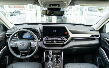 Toyota Highlander, 2024 год, 6 490 000 рублей, 20 фотография