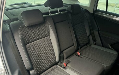 Volkswagen Tiguan II, 2018 год, 1 990 000 рублей, 12 фотография