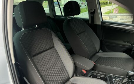 Volkswagen Tiguan II, 2018 год, 1 990 000 рублей, 10 фотография