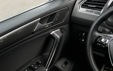 Volkswagen Tiguan II, 2018 год, 1 990 000 рублей, 30 фотография
