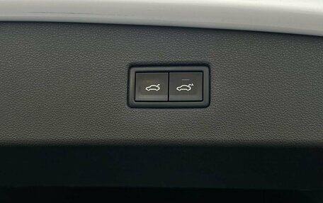 Volkswagen Tiguan II, 2018 год, 1 990 000 рублей, 37 фотография