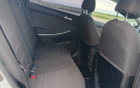 Hyundai Solaris II рестайлинг, 2012 год, 850 000 рублей, 4 фотография
