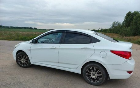 Hyundai Solaris II рестайлинг, 2012 год, 850 000 рублей, 8 фотография