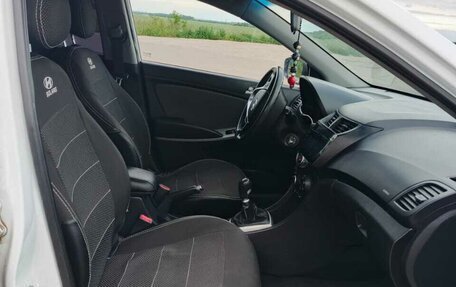 Hyundai Solaris II рестайлинг, 2012 год, 850 000 рублей, 10 фотография