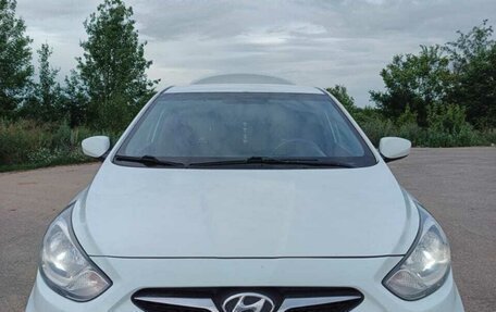 Hyundai Solaris II рестайлинг, 2012 год, 850 000 рублей, 12 фотография