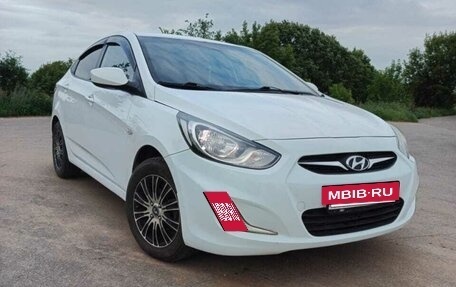 Hyundai Solaris II рестайлинг, 2012 год, 850 000 рублей, 9 фотография