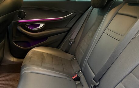Mercedes-Benz E-Класс, 2019 год, 3 750 000 рублей, 7 фотография