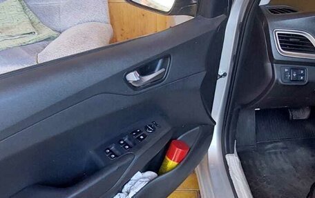 Hyundai Solaris II рестайлинг, 2021 год, 1 350 000 рублей, 6 фотография