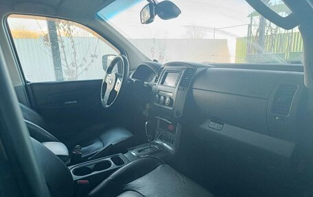 Nissan Navara (Frontier), 2010 год, 1 550 000 рублей, 5 фотография
