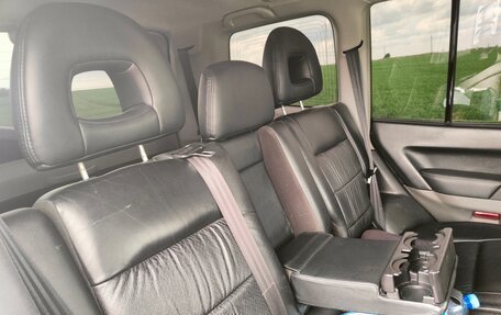 Mitsubishi Pajero III рестайлинг, 2003 год, 1 200 000 рублей, 22 фотография
