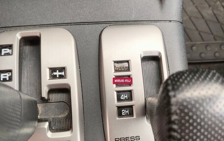Mitsubishi Pajero III рестайлинг, 2003 год, 1 200 000 рублей, 23 фотография