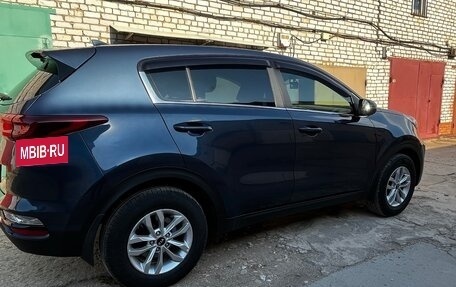 KIA Sportage IV рестайлинг, 2020 год, 2 500 000 рублей, 3 фотография