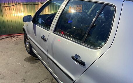 Volkswagen Polo III рестайлинг, 2000 год, 290 000 рублей, 3 фотография