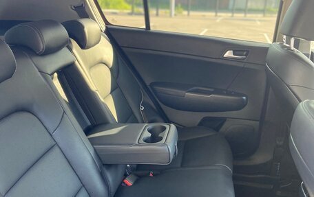 KIA Sportage IV рестайлинг, 2020 год, 2 700 000 рублей, 4 фотография