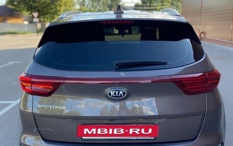 KIA Sportage IV рестайлинг, 2020 год, 2 700 000 рублей, 10 фотография