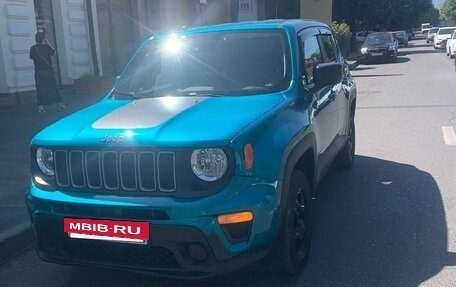 Jeep Renegade I рестайлинг, 2022 год, 1 850 000 рублей, 2 фотография