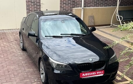 BMW 5 серия, 2004 год, 950 000 рублей, 8 фотография