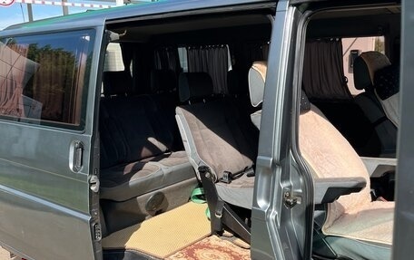Volkswagen Caravelle T4, 1994 год, 800 000 рублей, 9 фотография