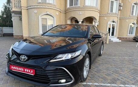 Toyota Camry, 2021 год, 2 400 000 рублей, 2 фотография