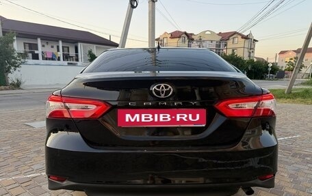 Toyota Camry, 2021 год, 2 400 000 рублей, 6 фотография