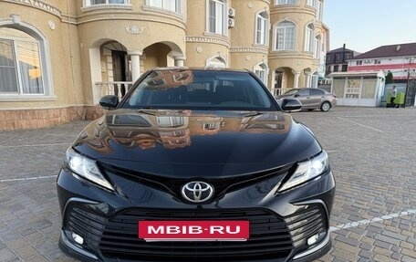 Toyota Camry, 2021 год, 2 400 000 рублей, 3 фотография